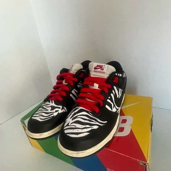 Nike Sb Dunk low og qs Quartersnacks size 8.5 Zebra print new in box.